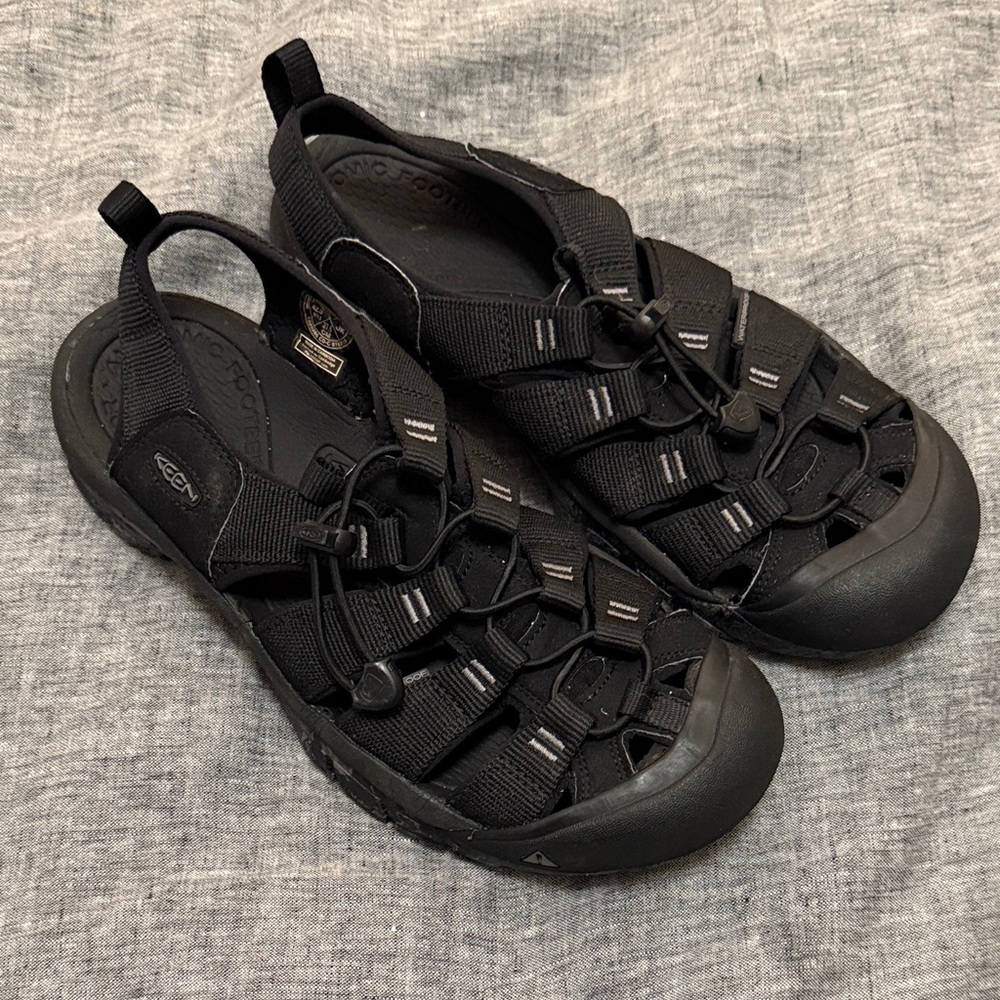 Men’s Keen Newport Water Black Outdoor Sandals Size 9.5